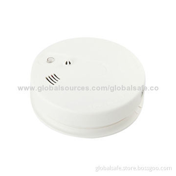 Wireless smoke alarm with infrared photoelectric sensor and LED flash